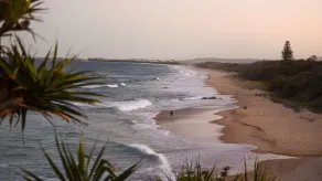Dalziel Beach House - Just 300m to the sand dunes, the classic beach house - Image 5