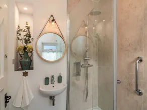 Ivy Cottage - Image 2