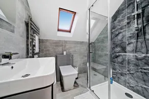 Luxury House • Pool Table • Free Parking • Sky TV • Fast Wifi • Garden • Yoko Property - Image 4