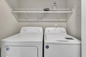 King 2BR Suite in Research Triangle Park - Image 2