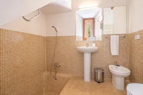 Pet-Friendly Villa Viterbo with Sea View, Pool & Wi-Fi - Image 3