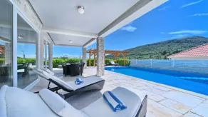 Villa Caprice - with a heated pool and a spa, for 10 guests on Island Hvar by MyWaycation - Image 5