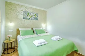 Holiday apartment with balcony - Image 5