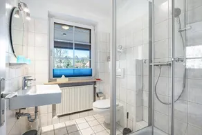 Apartamento 'Haus Wacholder Wohnung 1' com jardim partilhado, varanda e acesso Wi-Fi - Image 2