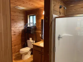 Charming Cabin on the San Marcos River with large back screened-in deck! - L2 - Image 3
