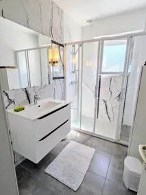 Luxury house ground floor, modern decoration, garden, parkings, wifi, near beach - Image 2