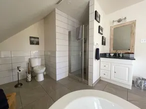 Sunrise Suite - Jacuzzi, Kitchenette, DT - Image 2