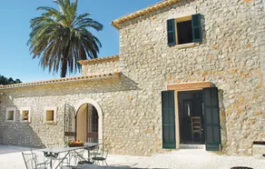 Stunning home in Estellencs - Image 4