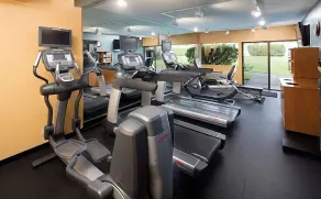 Prime Location at Red Lion Hotel Bellevue! Pool, Pet-Friendly - Image 3