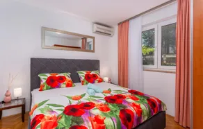Amazing Apartment In Vantacici - Image 4