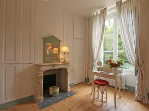 Experience Castle Charm with WiFi in Bellavilliers - Image 4
