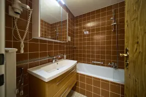 1208 Good Times Apartment 8 - Image 2