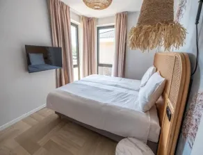 Waterfront Gem With Private Sauna - Image 5