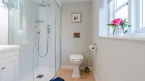 Corner Cottage - Image 3