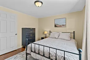 Cozy Cape in Smithfield - Image 5