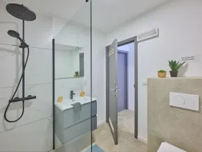Casa con terrazza e giardino - Image 3