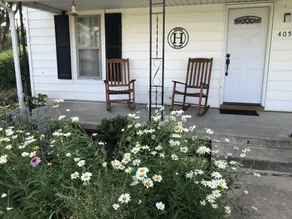 Country Farmhouse with Private Fishing & Swimming Pond, Walking Trails & Gardens - Image 5
