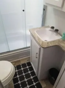 Spacious, private 5th wheel camper - Image 2