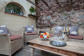 Thatched Devon longhouse, close to sea, with private indoor swimming pool. - Image 5