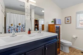 Cozy Asheville Home / Hot Tub / Fire Pit! Discount for week-long stays! - Image 4