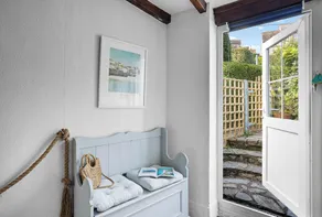 Delightful 2 bed character cottage in Polruan with river views. - Image 2