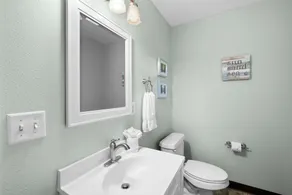 Updated vintage charmer in downtown Rockaway is one block to Sandy Beach! - Image 4