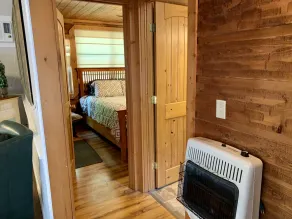 Woodside Nook Cabin at the BHR Farm Village: perfect hiking get-a-way - Image 4