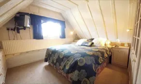 Cosy 3-Bedroom Character Cottage in Historic Waltham Cross - Image 4