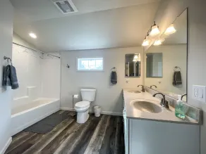 Newly Built Lake Front Home - Image 5