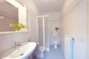 The Valley Farmhouse: Dimora tipica con piscina completamente immersa nel verde - Image 3