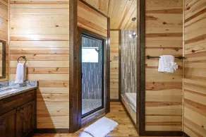 Great Views, High Speed Internet, Hot Tub, Fireplace, Balcony, Sauna, Loft! - Image 5