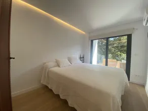 Apartamento-casa de Diseño con Entrada Privada y Pequeña Piscina - Image 5