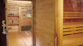 Zillertal ski and hiking hut - Image 2