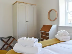 3 bedroom accommodation in Richmond - Image 3