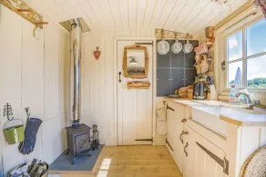 Littlestock Shepherds Hut - Image 2