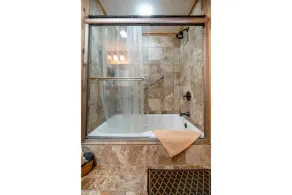 Owl Woods Inn, Jim Thorpe Lake Community, Indoor Hot Tub! - Image 4