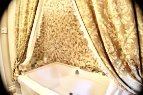 Romantic Getaway Cottage with Hot Tub and Resort Amenities - Image 2