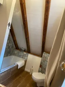 Top equipped mini house for sole use - Image 3