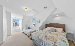 Cozy Waterfront views 4 bedroom house in Charming Mystic Island - GUEST FAVORITE - Image 2
