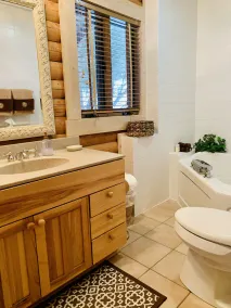 Rocky Waters Weingut / Winzer Guest House Hanover IL - Image 3