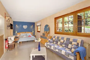 Vacation Apartment \"Petite Paradise\" with Terrace and Wi-Fi - Image 5