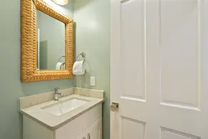 Wow Renovation, Nice Porches, & Tower, 4 Houses to Beach in Seaside + 2 Bikes - Image 3