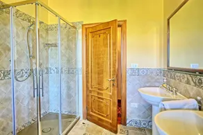 Villa en Ambra con 4 habitaciones, capacidad 8 - Image 2