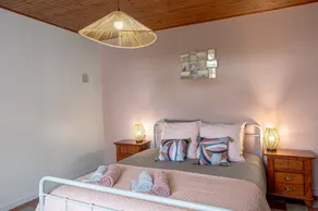 Three-Star Holiday Home: Peaceful House with Private Terrace, Garden & Wi-Fi - Image 5