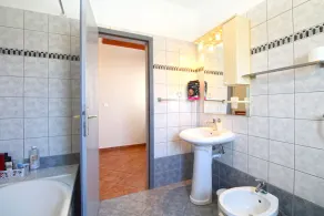 House 1092/9439 (Istria - Pula), 4500m from the beach - Image 5