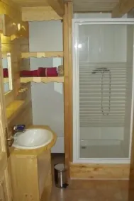 chalet bois esprit montagnard 2 à 4 pers 40m2 chambre séparée - Image 4
