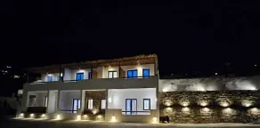 ELLI TROPiCAL LUXURY SUITES SUNSET-INFINITY POOL- SEA SIDE-NEAR CENTER PARKING - Image 4