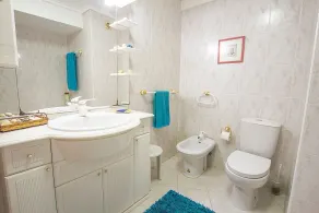 Apartamento com Dois Quartos e Piscina em Condomínio Privado. A 10 Min. da Praia - Image 4