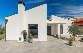 Gorgeous home in Burici - Image 3