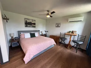 Cozy Retreat w/ Hot Tub, Fire Pit & King Bed - Image 5